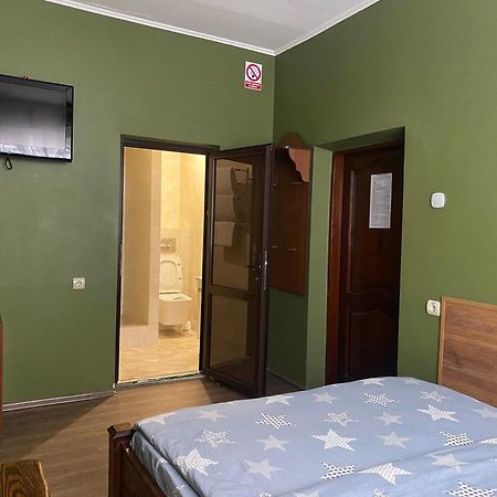 Mini-Hotel Neptun Rivne Eksteriør billede