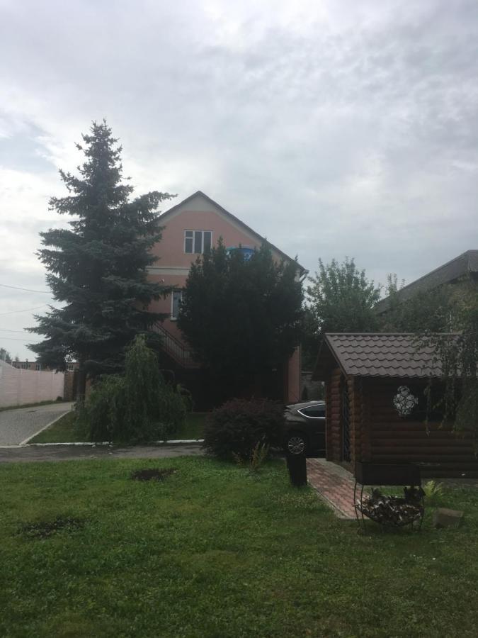 Mini-Hotel Neptun Rivne Eksteriør billede