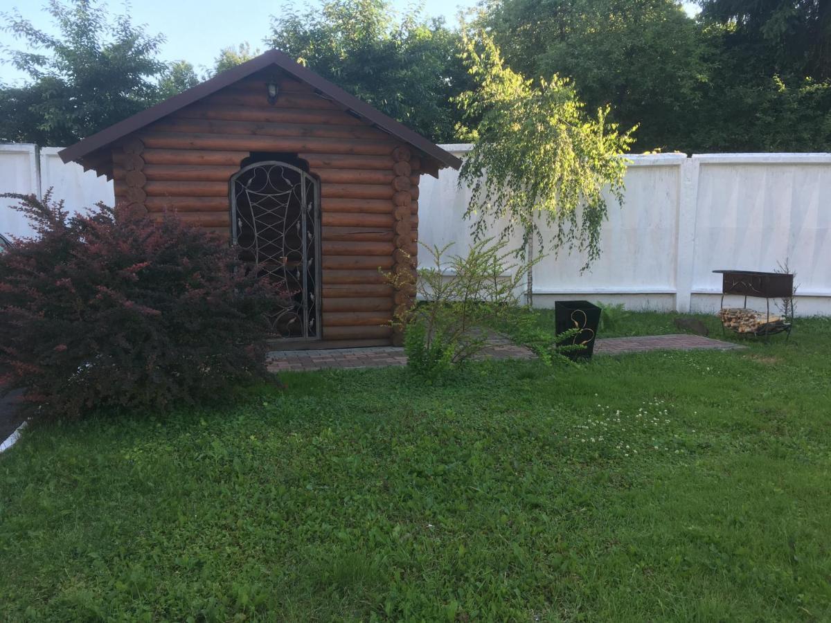Mini-Hotel Neptun Rivne Eksteriør billede