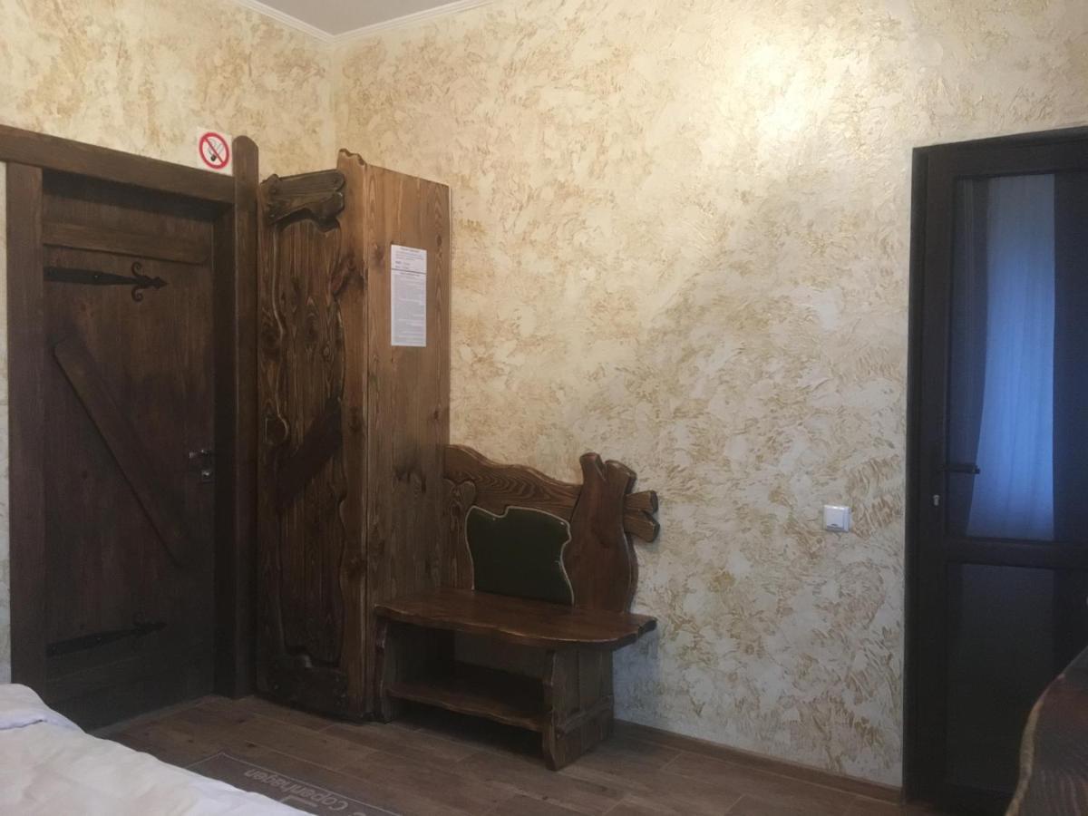 Mini-Hotel Neptun Rivne Eksteriør billede