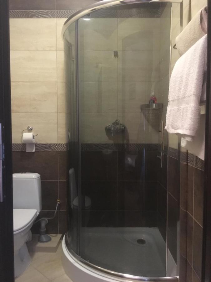 Mini-Hotel Neptun Rivne Eksteriør billede