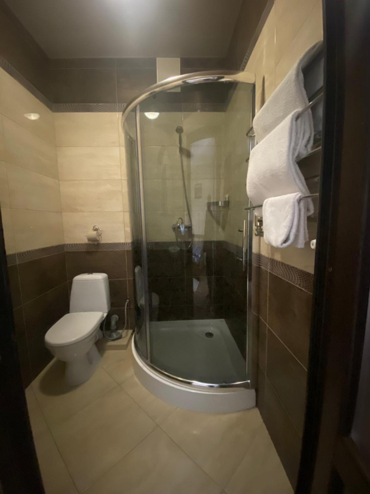 Mini-Hotel Neptun Rivne Eksteriør billede