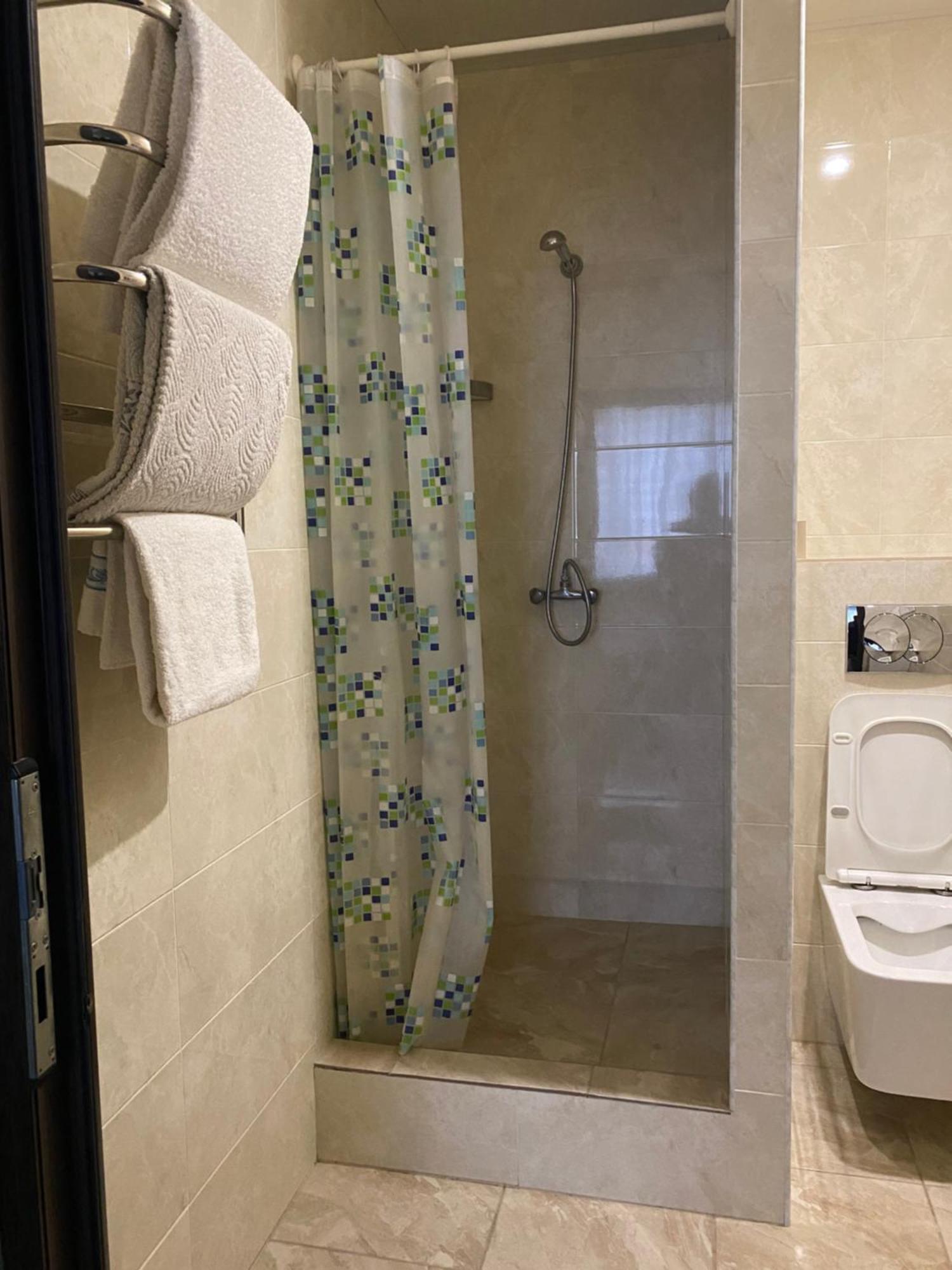 Mini-Hotel Neptun Rivne Eksteriør billede
