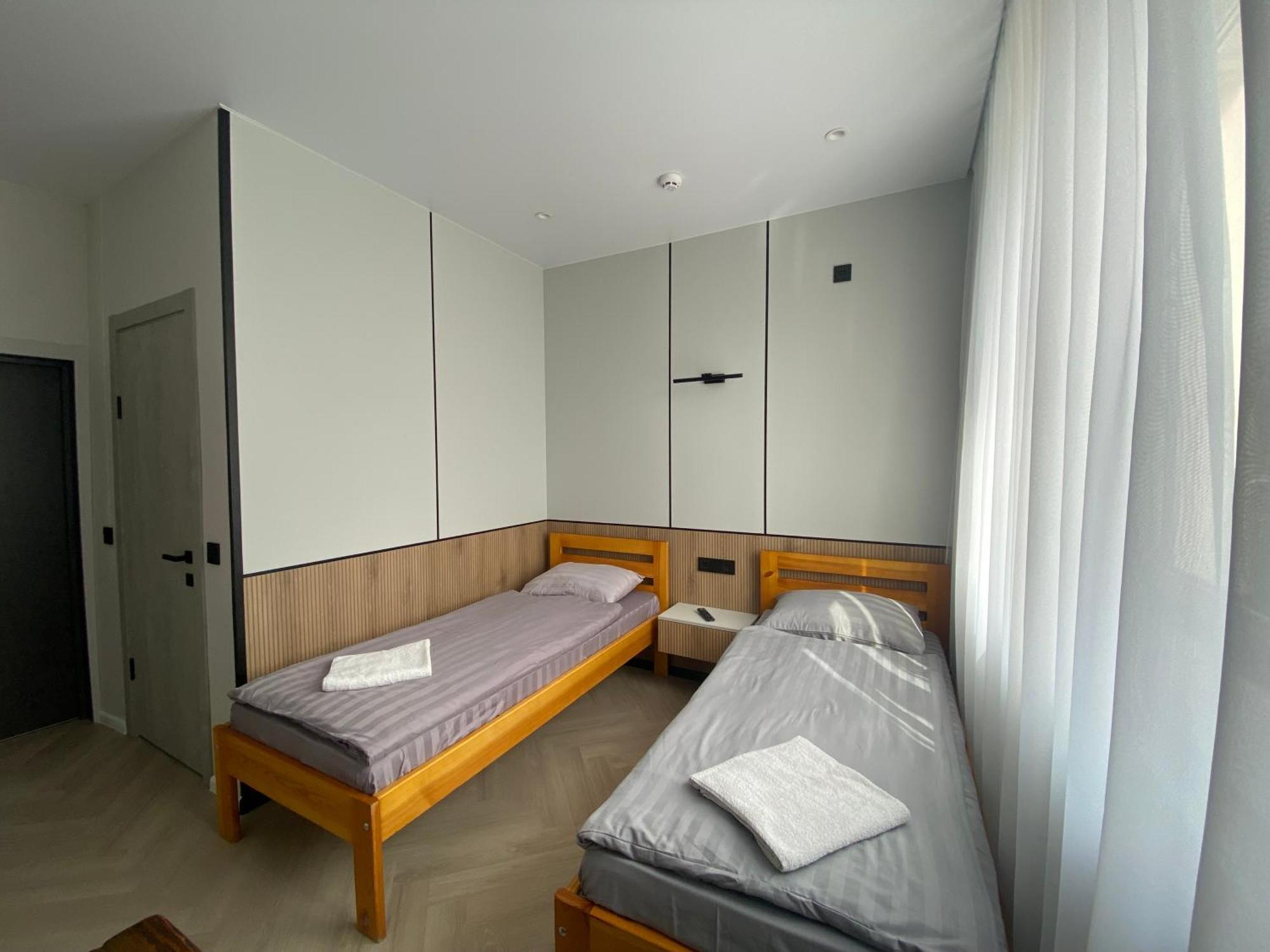 Mini-Hotel Neptun Rivne Eksteriør billede