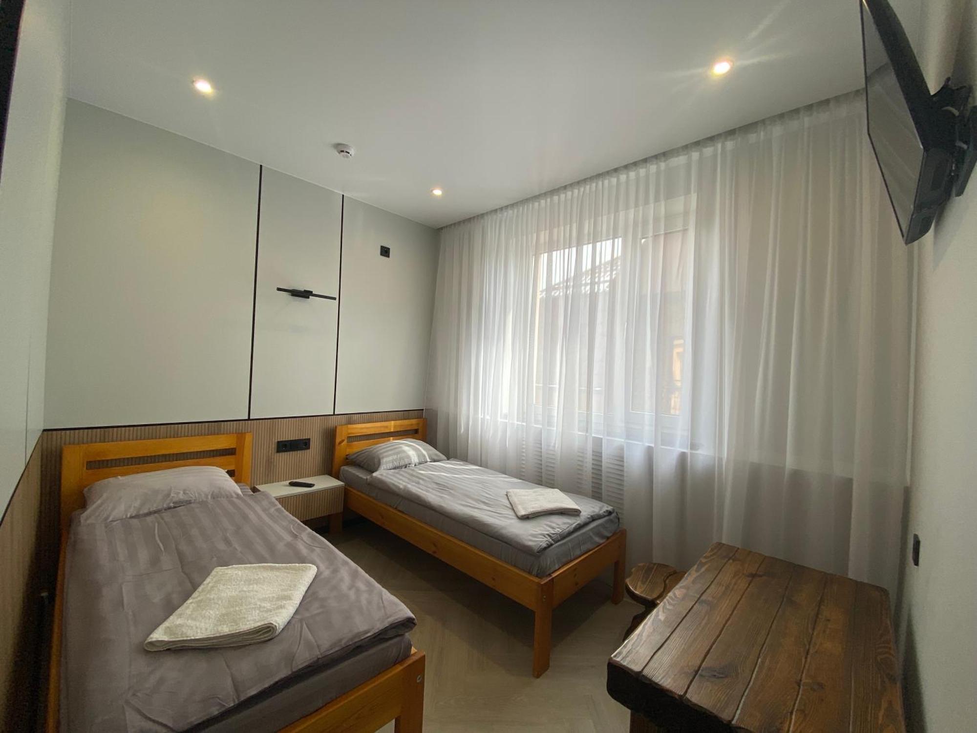 Mini-Hotel Neptun Rivne Eksteriør billede