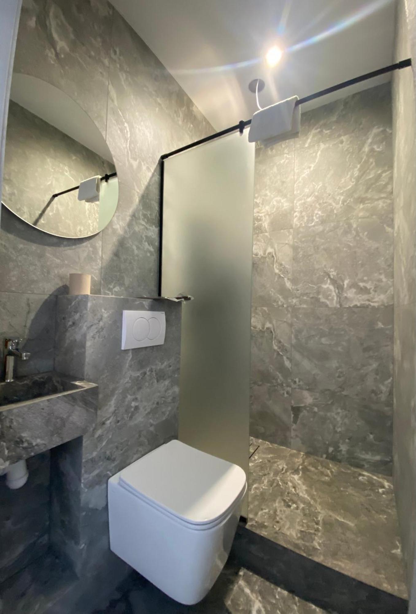 Mini-Hotel Neptun Rivne Eksteriør billede