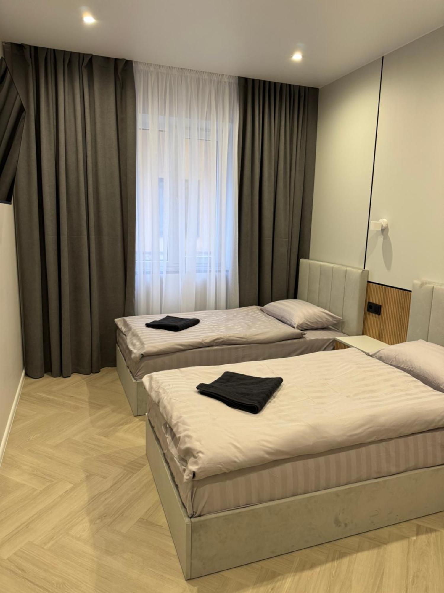 Mini-Hotel Neptun Rivne Eksteriør billede