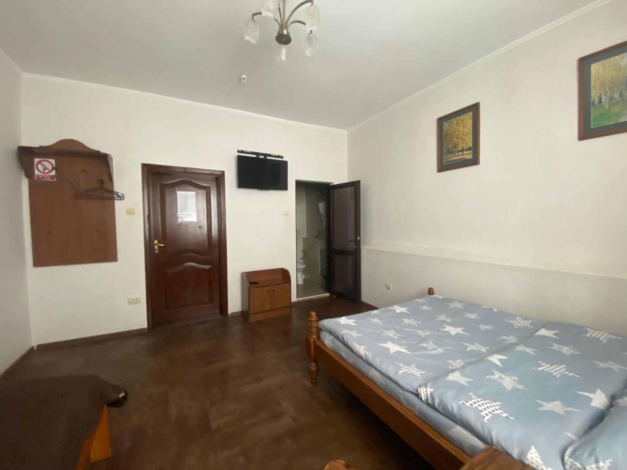 Mini-Hotel Neptun Rivne Eksteriør billede