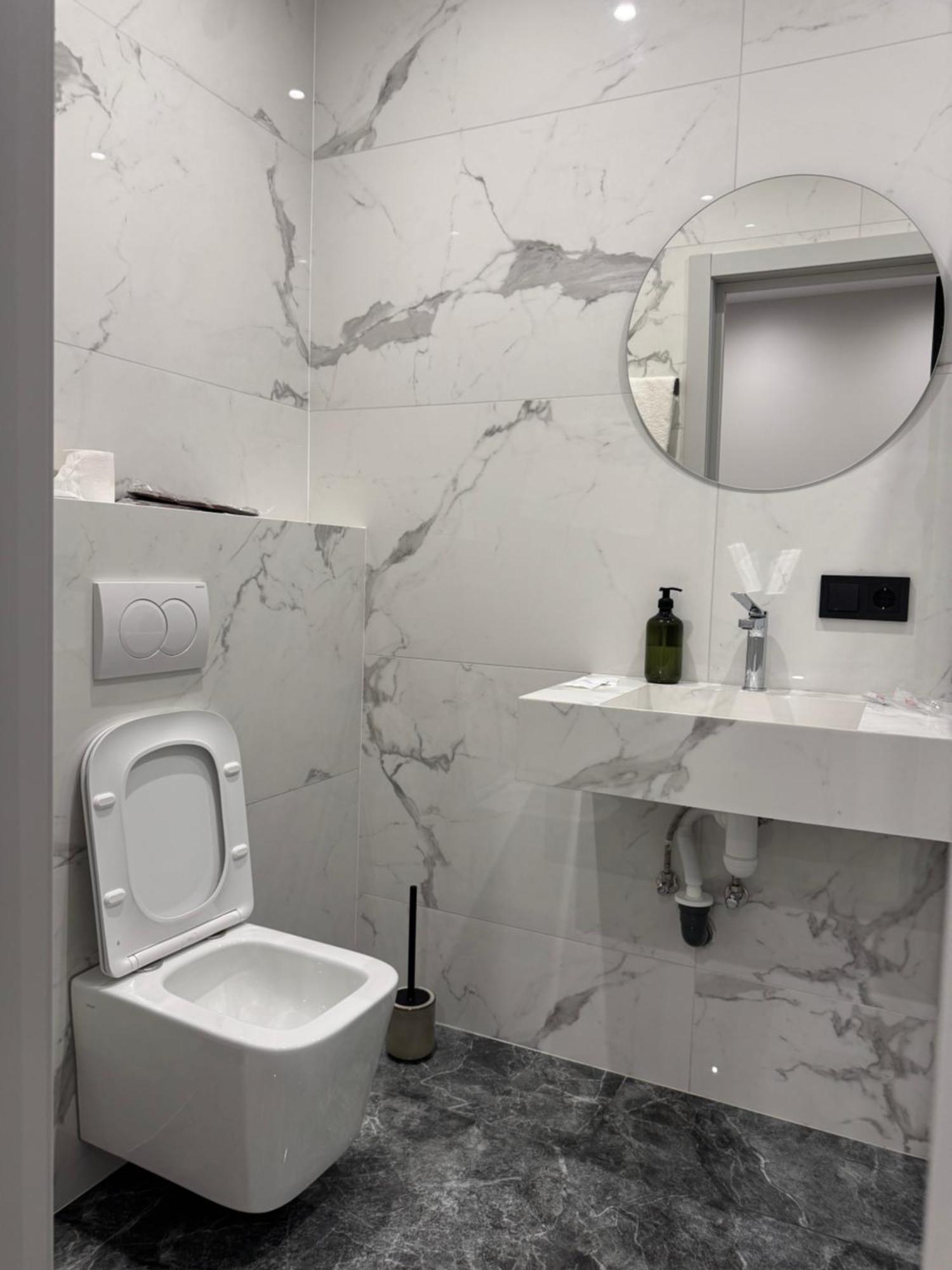 Mini-Hotel Neptun Rivne Eksteriør billede