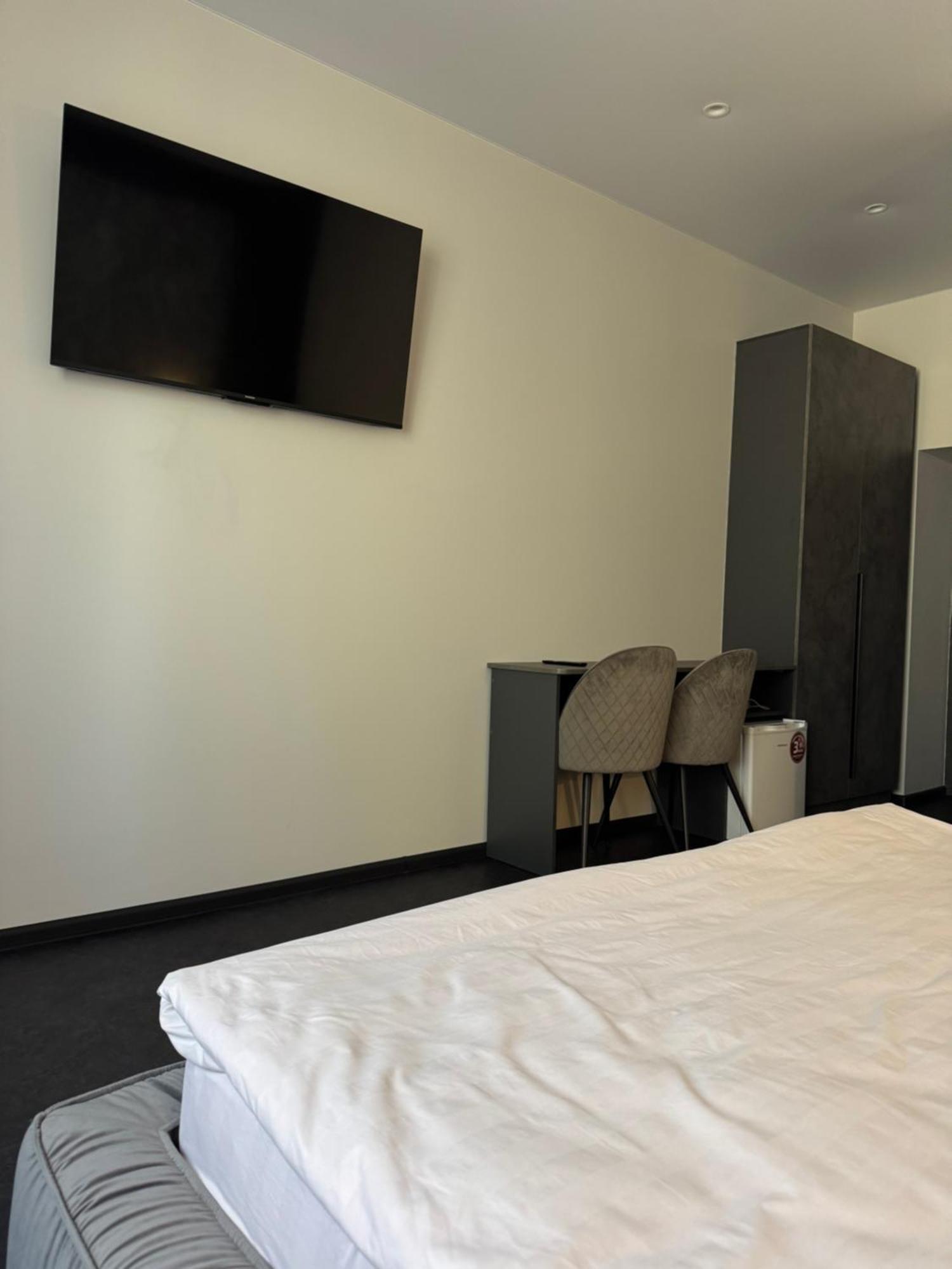 Mini-Hotel Neptun Rivne Eksteriør billede