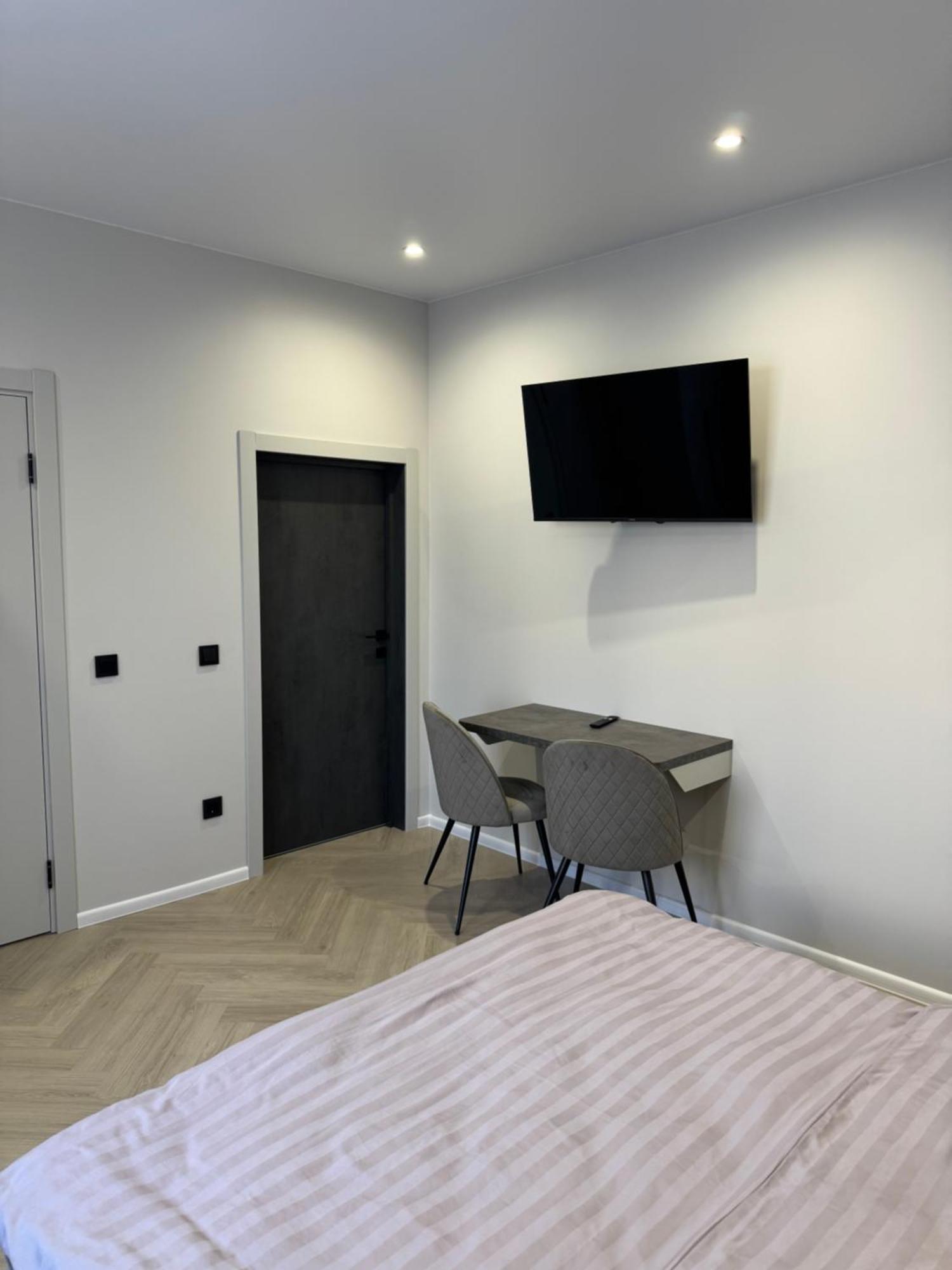 Mini-Hotel Neptun Rivne Eksteriør billede